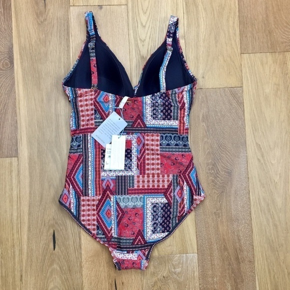 Sea Level Arielle Cross Front Multi Fit One-Piece Swimsuit Size 8 - Picture 7 of 10